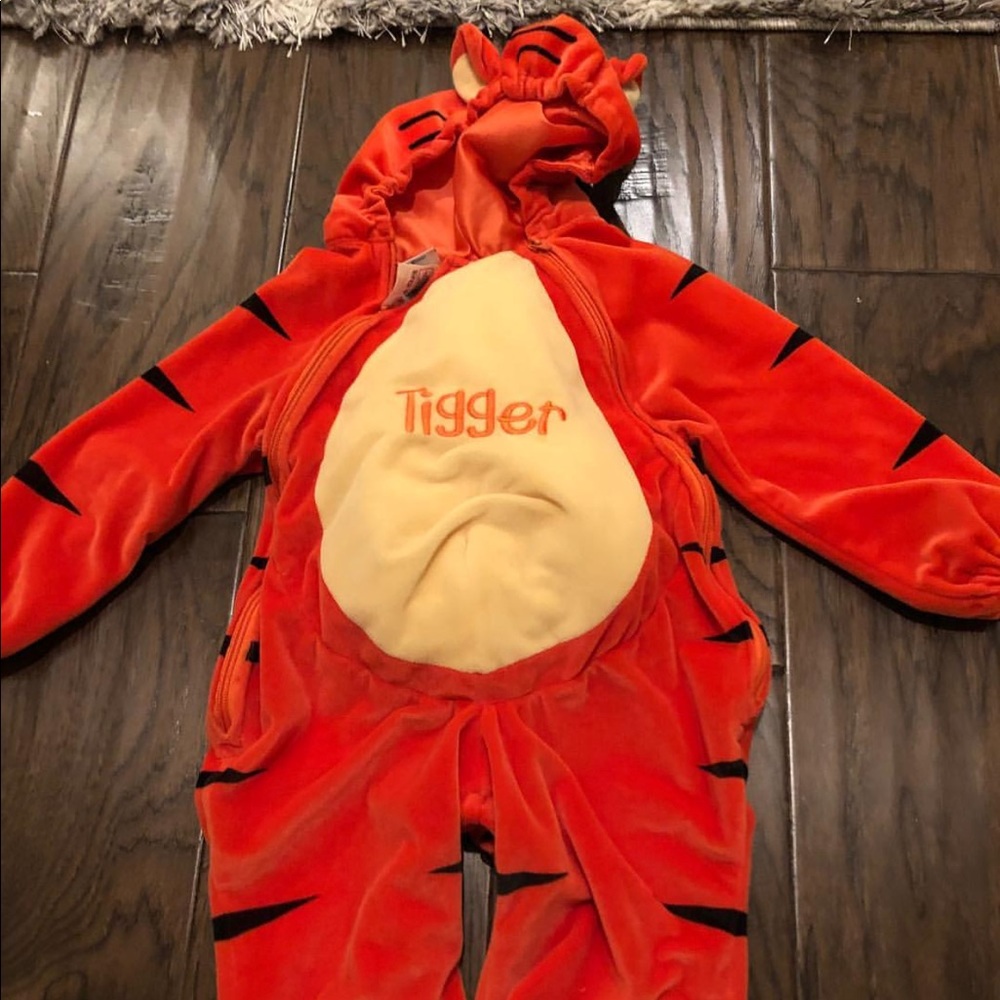 Tigger costume